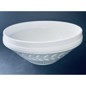 Vintage Large Indiana Milk Glass Laurel Leaf Serving/Fruit Bowl